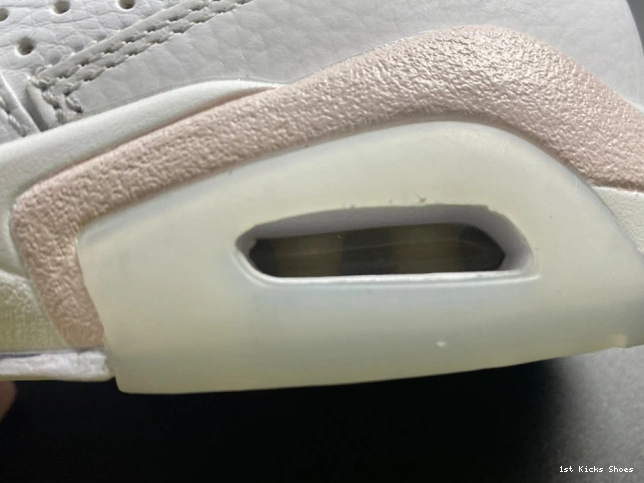 1st Kicks Jordan Gold (W) 6 Retro DH9696-100 Hoops Air 0801